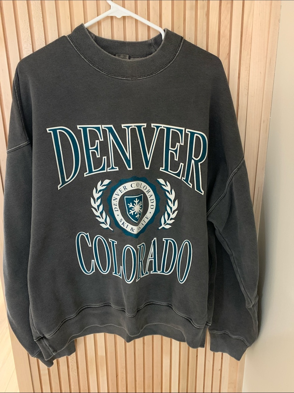 Denver Colorado Graphic Crewneck Sweatshirt - Charcoal